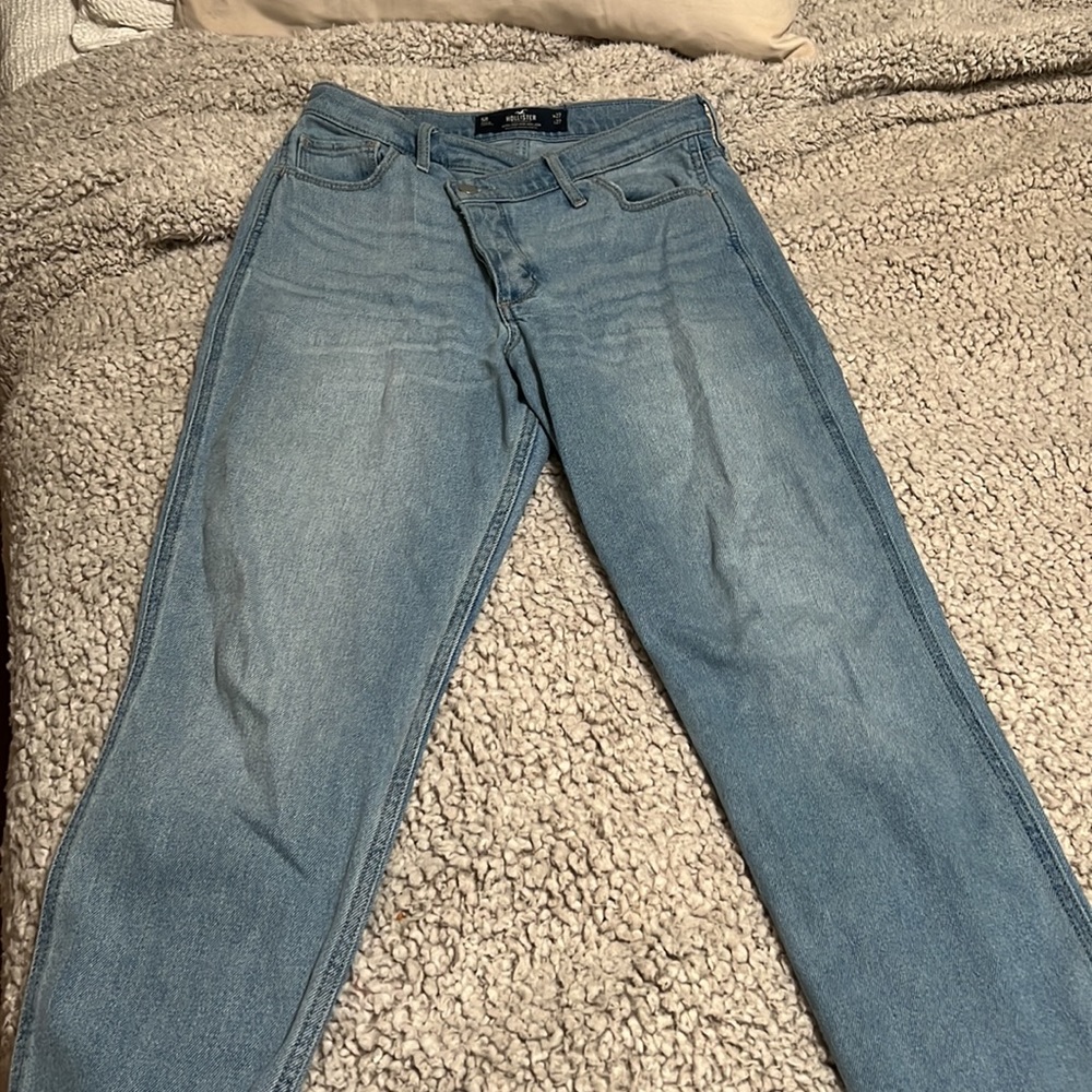 Hollister asymmetrical ultra high rise mom jean